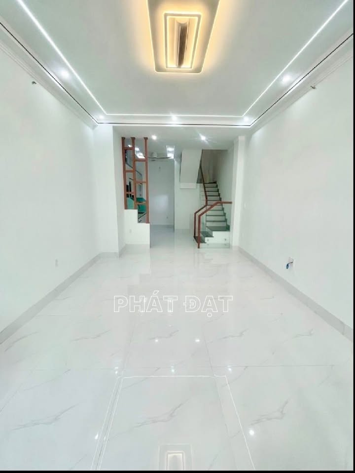 Nhà phố 4 tầng gần Võ Văn Kiệt 42m² giá 6.8 tỷ - Sẵn sàng ở ngay!