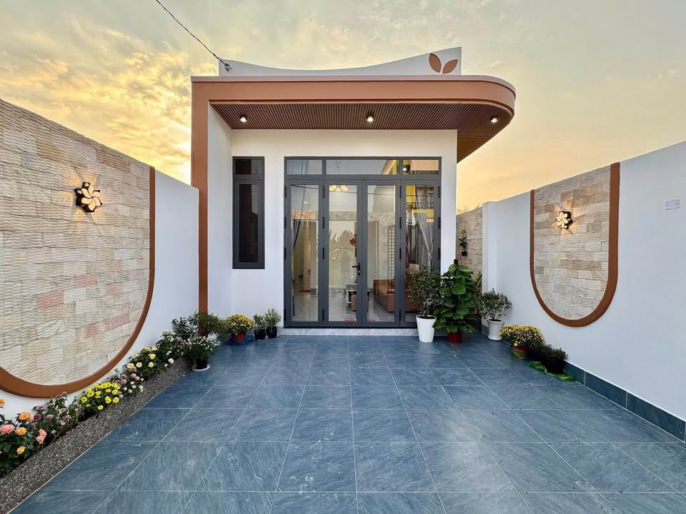 Nhà Mới Mỹ Phong, TP Mỹ Tho - 118m² Sổ Đỏ, Sẵn Nội Thất - Giá 1.79 Tỷ