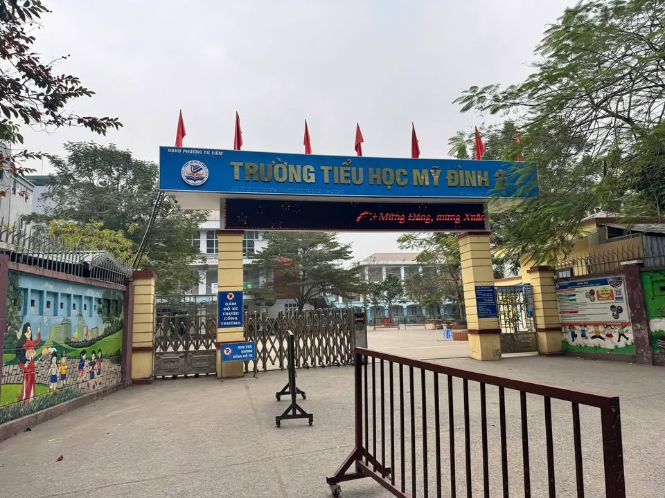 Nhà Phố Mỹ Đình 35m² 9.8 tỷ - Ô tô vào tận nhà!