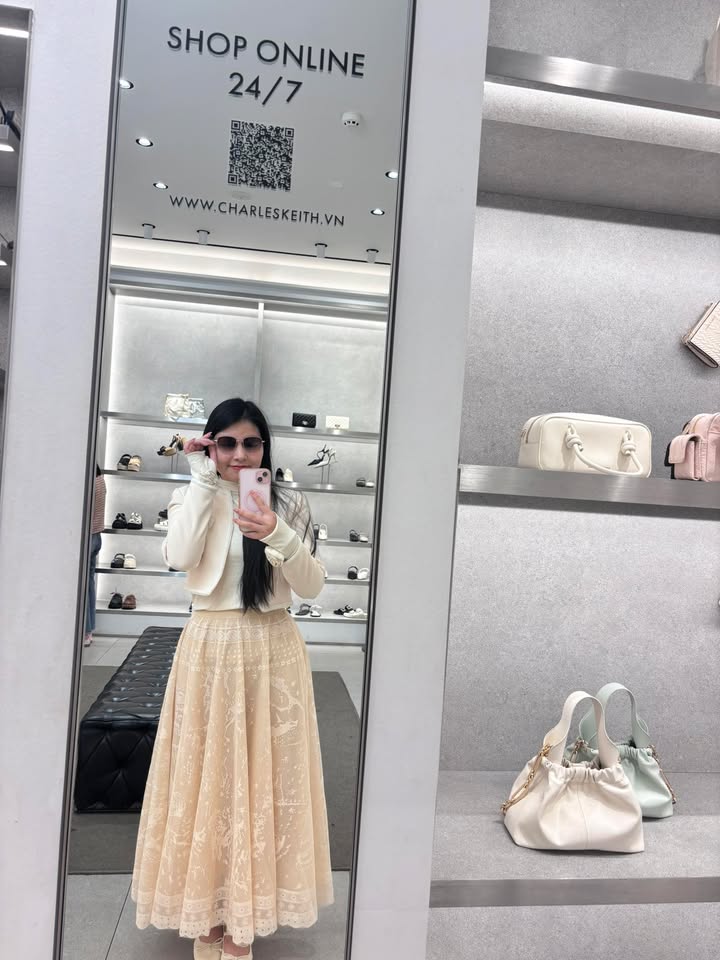 Bán Gấp Biệt Thự 200m² Mặt Hồ Nhật Tân, Hưng Yên - Giá 4.9 Tỷ