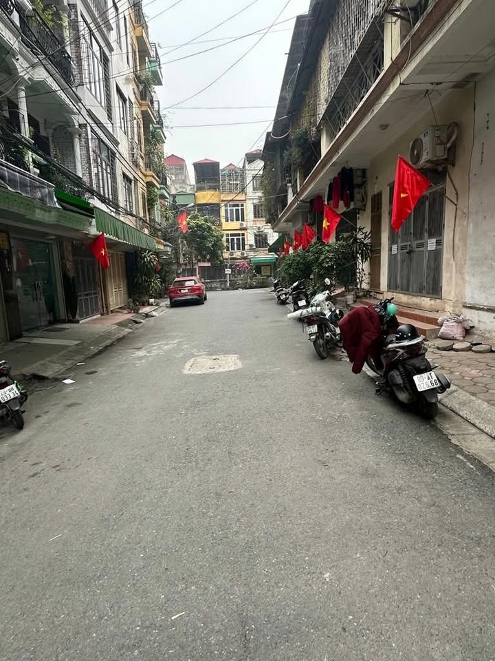 Bán Căn hộ 120m² Tam Trinh, Hoàng Mai - Sổ đỏ chính chủ, ô tô đỗ cửa