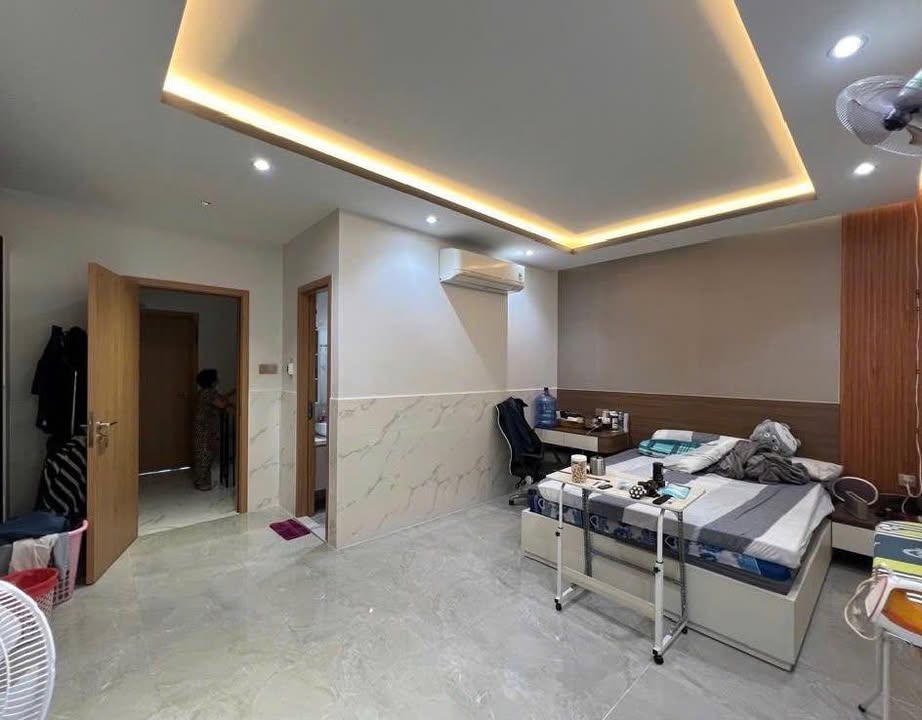 Nhà Phố Tân Phú - 5PN, Thang Máy, 15m Ra Mặt Tiền Thoại Ngọc Hầu - 14 Tỷ