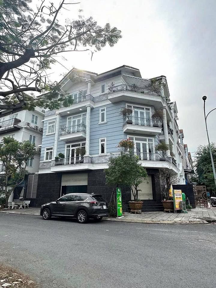 Biệt thự Khu Sadeco Ven Sông Quận 7 212m² - Vị trí đẹp, đối diện RMIT