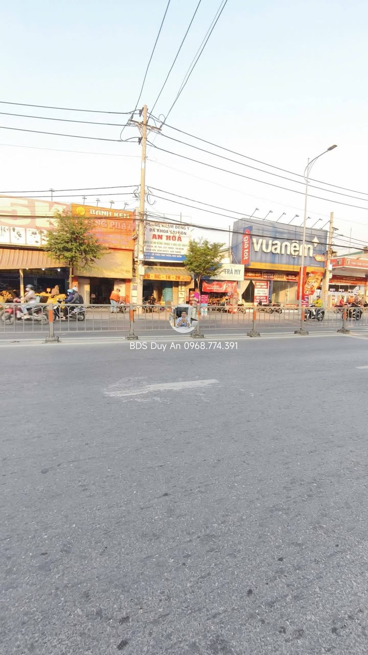 Nhà mặt tiền Tô Ký Hóc Môn 139m² 10.5 tỷ - Mặt tiền kinh doanh