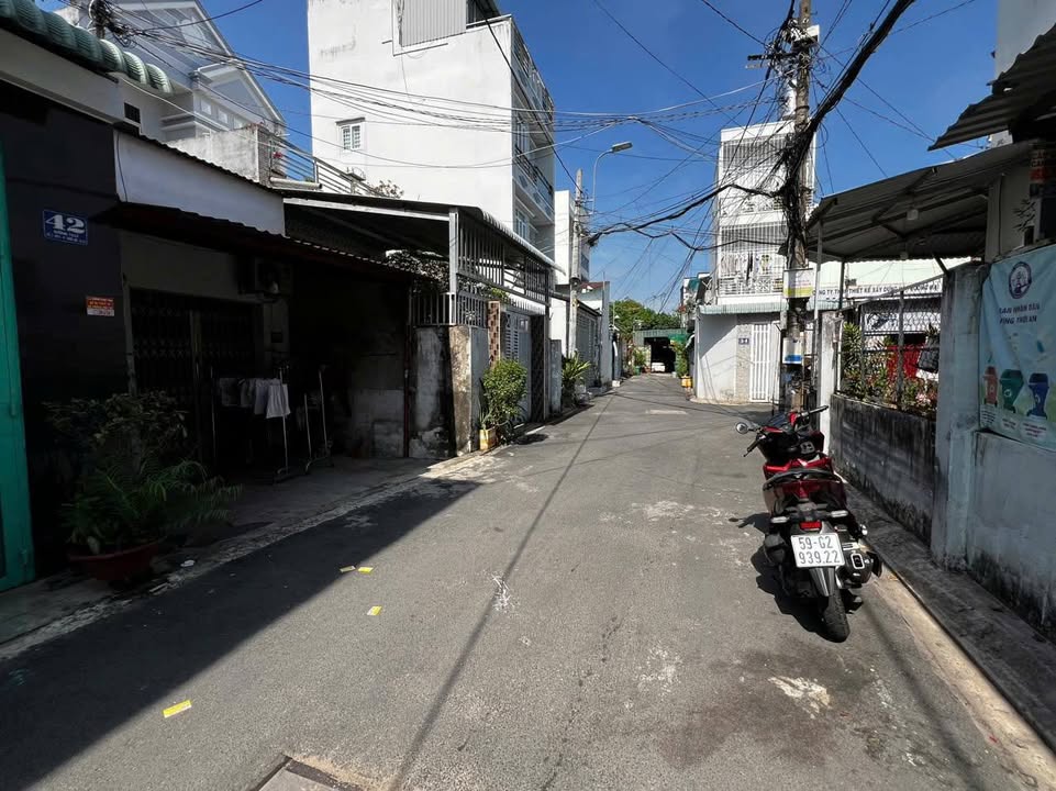 Bán dãy trọ Quận 12 100m² giá 5.69 tỷ - Dòng tiền ổn định!