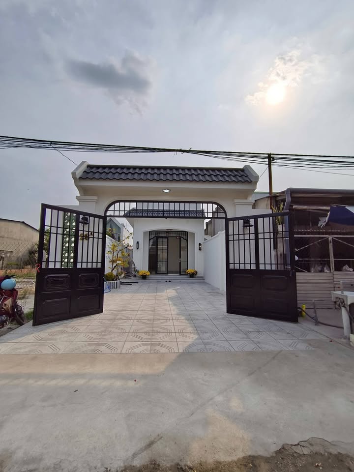 Nhà Cấp 4 Long Hoa, Tây Ninh - 70m² Sổ Riêng, Full Nội Thất Giá 2.35 Tỷ