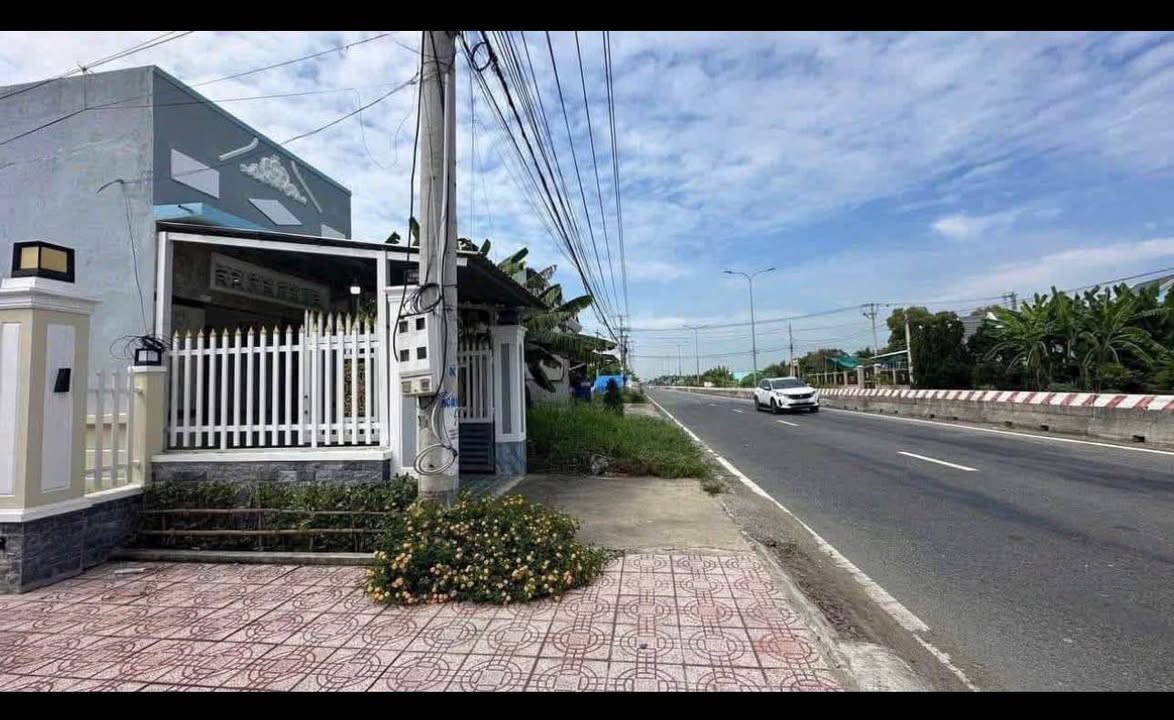 Nhà phố Long An 70m² 1.45 tỷ - Bán gấp trước Tết, mặt tiền kinh doanh!