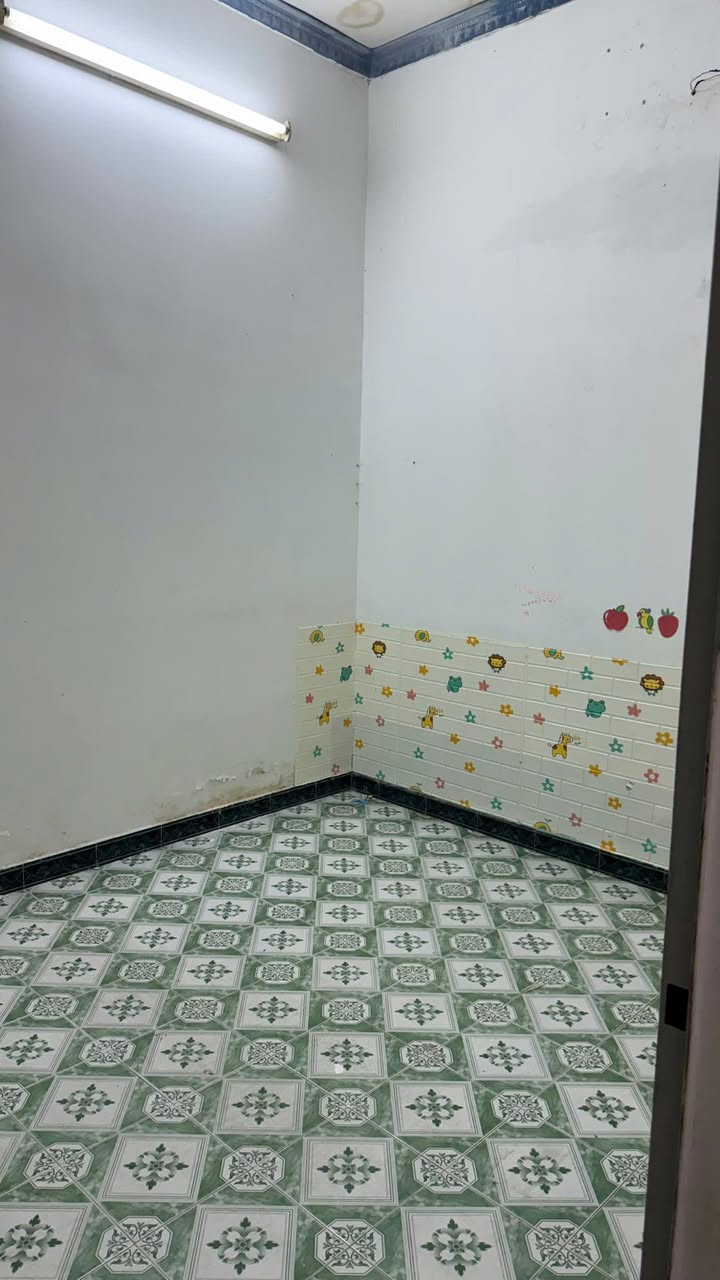 Nhà riêng Thiệu Tước, Tân Phú 6 triệu - Mặt tiền kinh doanh!