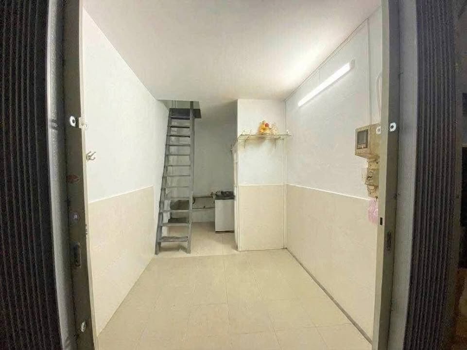 Nhà Nguyên Căn 2PN Q6 - Giá 4 Triệu, Hẻm Xe Máy