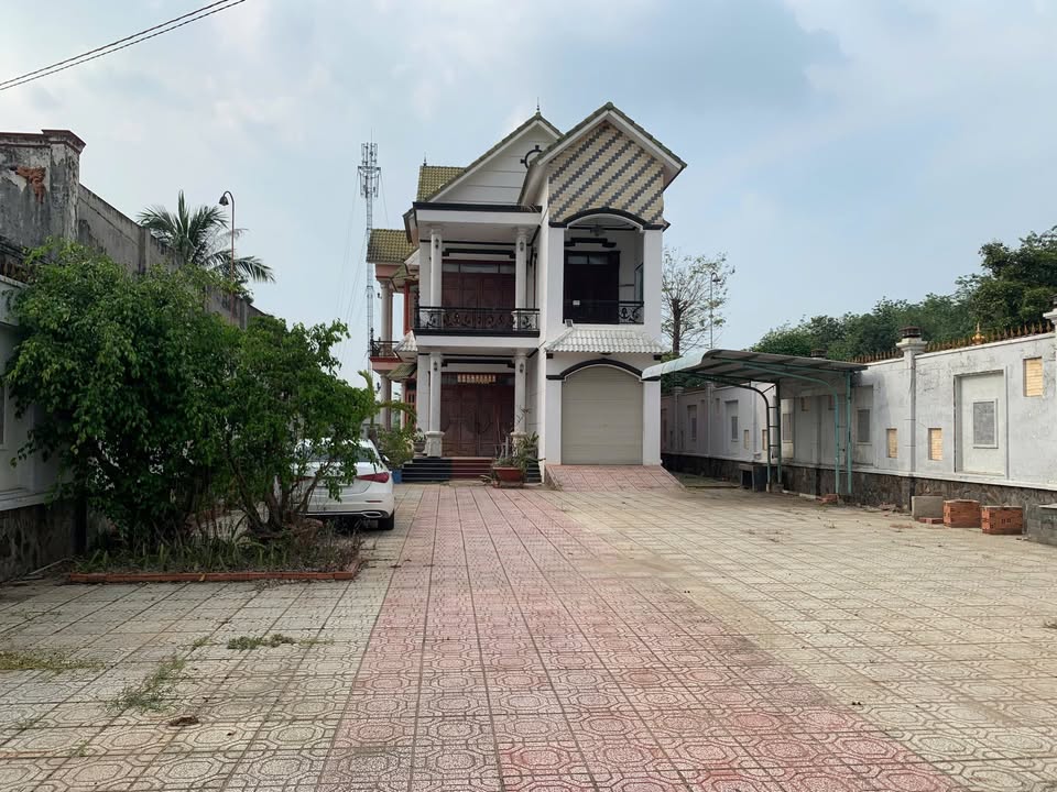 Cho thuê biệt thự 1000m² mặt tiền DT741, Phú Giáo - Giá 10 Triệu