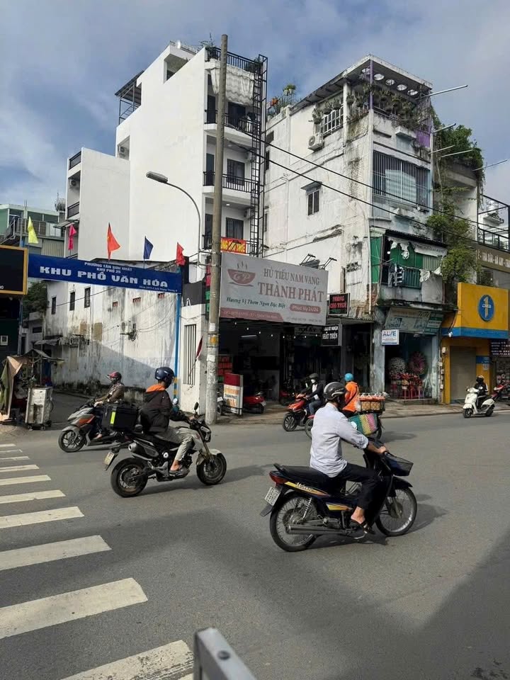 Nhà Mặt Tiền CMT8, Tân Bình - 87m² - Kinh Doanh Đỉnh Cao - Giá 18.5 Tỷ