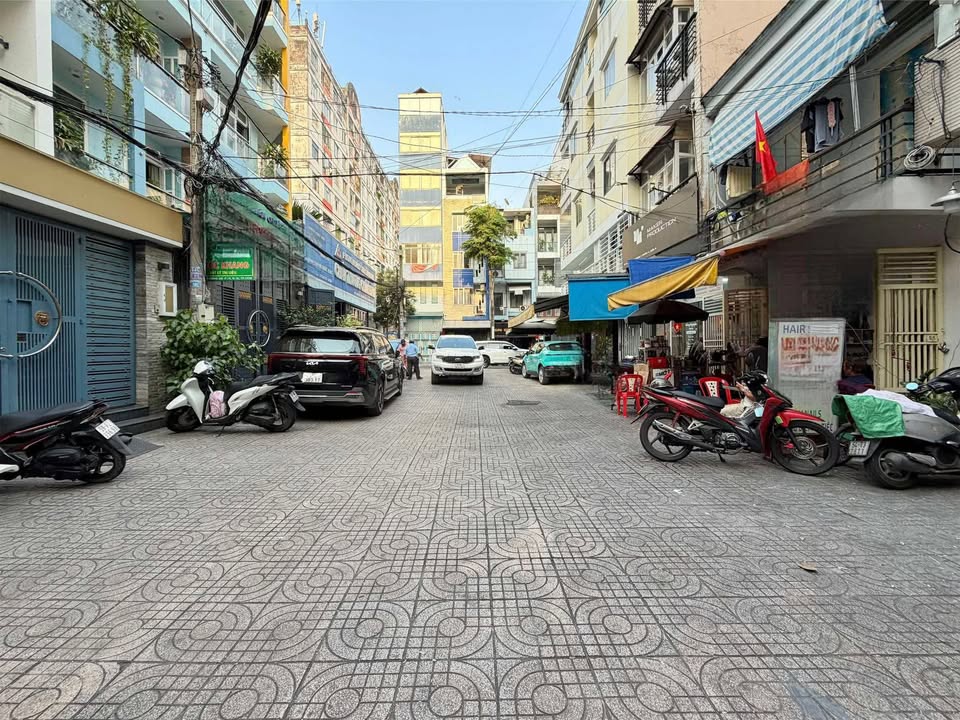 Nhà Phố Đường Ba Tháng Hai Quận 10, 64m² 17.5 Tỷ - Mặt Tiền Kinh Doanh Đắc Địa!