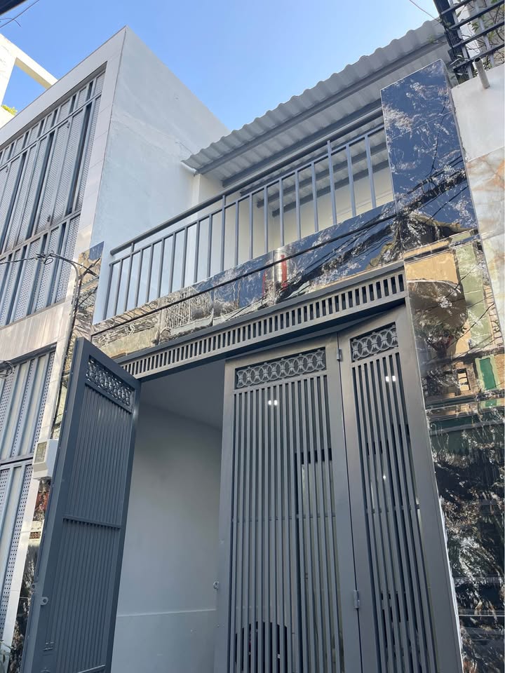 Nhà Nguyên Căn P15 Tân Bình 57m² giá 10 triệu - Sẵn sàng ở ngay!