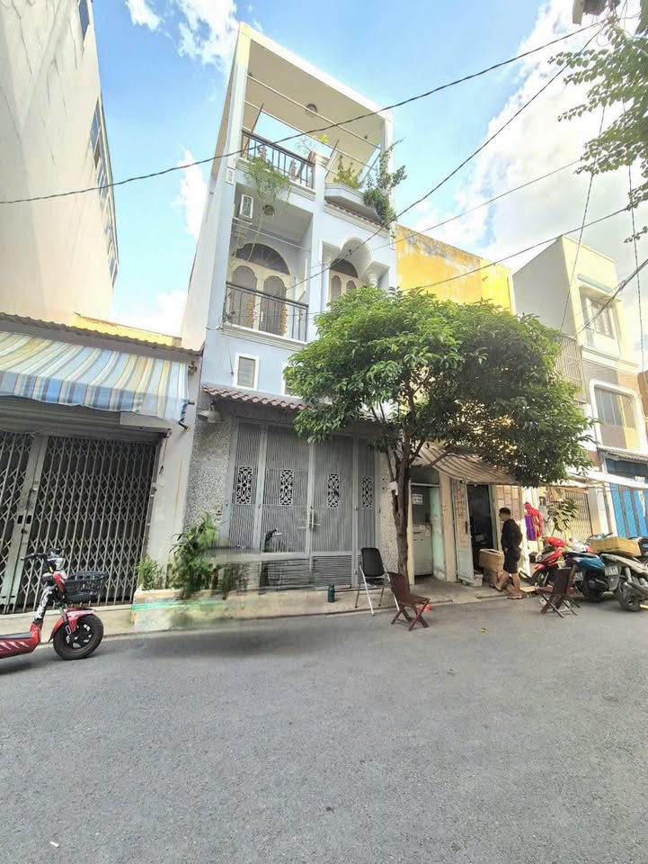 Nhà riêng Thoại Ngọc Hầu, Tân Phú 44m² - Ô tô vào tận nhà, 6.6 tỷ!