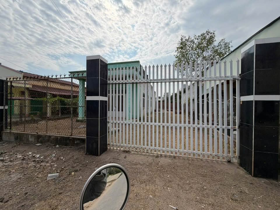 Bán Đất Tặng Nhà 355m² Mặt Tiền Hẻm Tôn Đức Thắng, Tây Ninh - Giá Đầu Tư 92.3 Tỷ