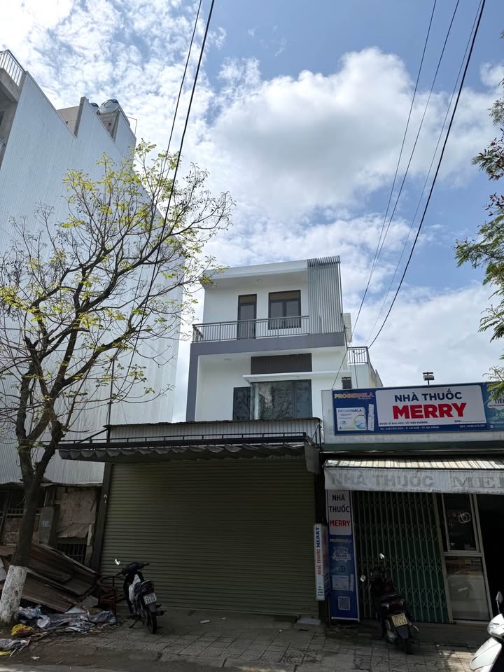 Nhà 3 Tầng Mặt Tiền Tôn Đản, Đà Nẵng - 107m², Dòng Tiền 15 Triệu/Tháng