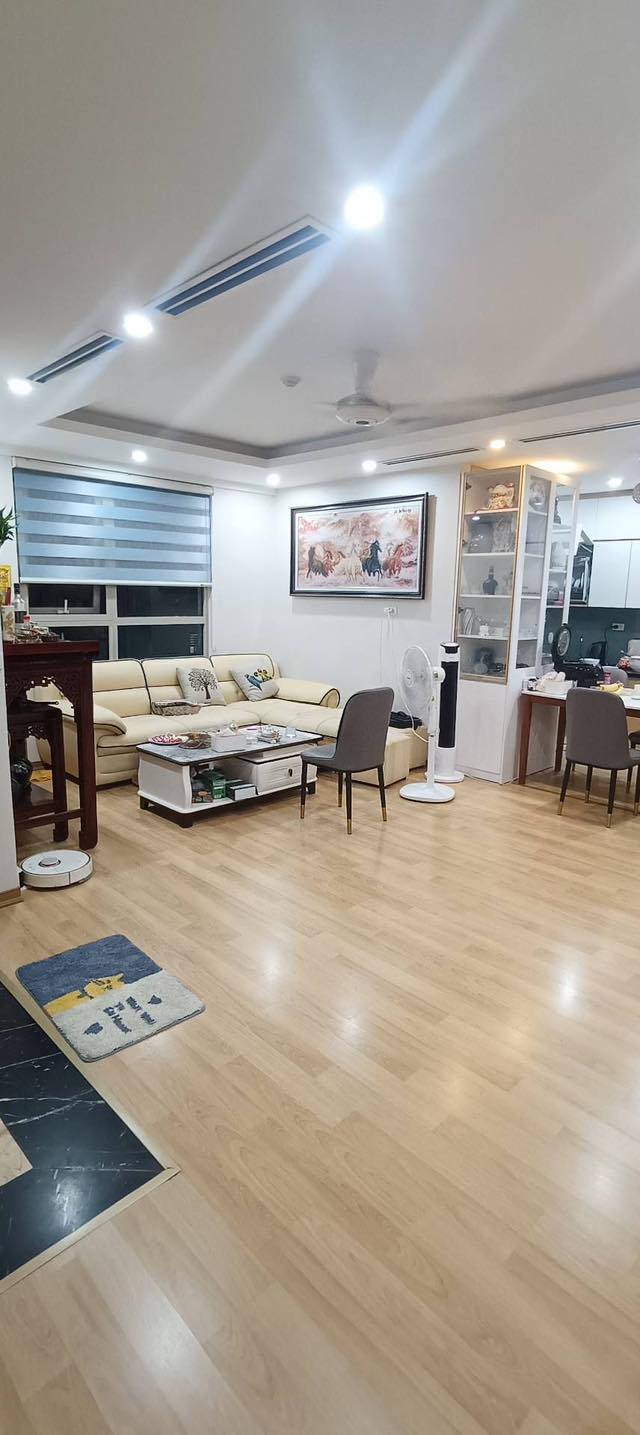 Chung cư Tân Mai 87m² view phố - Sổ đỏ riêng, sẵn ô tô