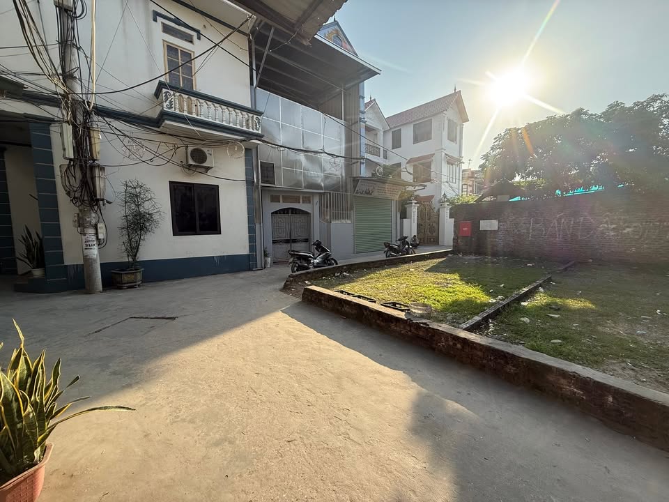 Đất Lô Góc Yên Sơn, Quốc Oai 46.3m² - Sổ Đỏ Sẵn Sàng - Ô Tô Tới Nhà