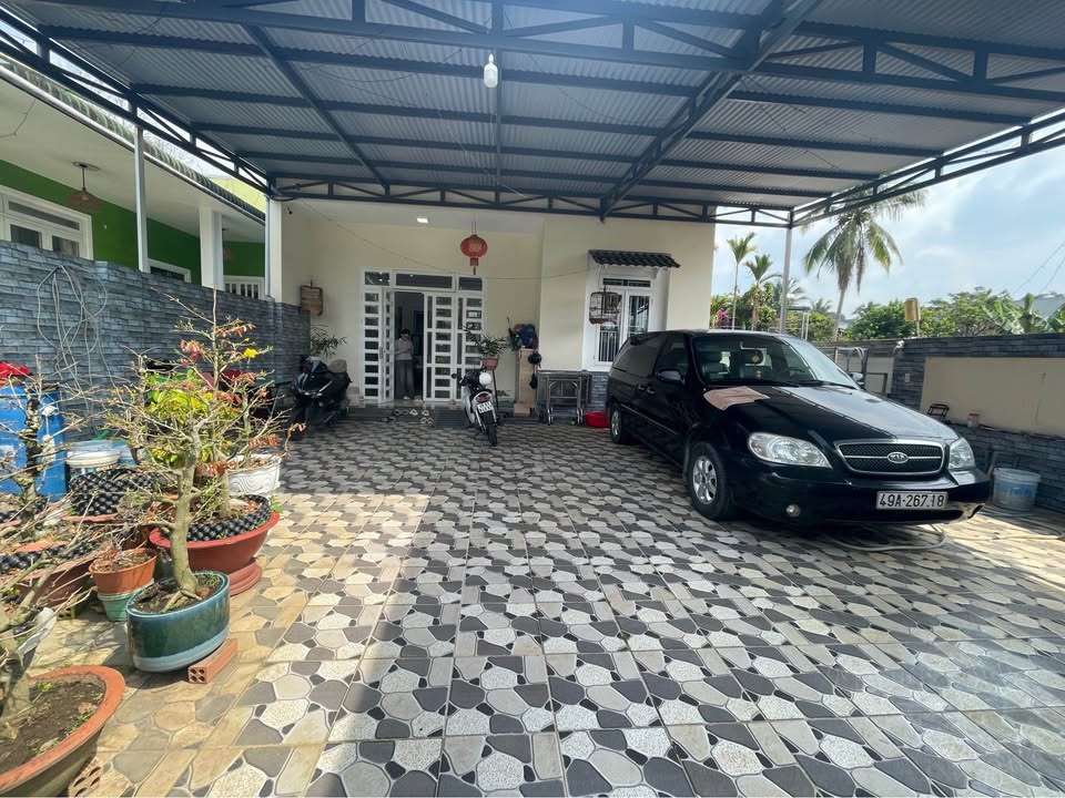 Nhà Phường B'lao Bảo Lộc 303m² - 5PN, Sân Rộng Đậu 3 Oto