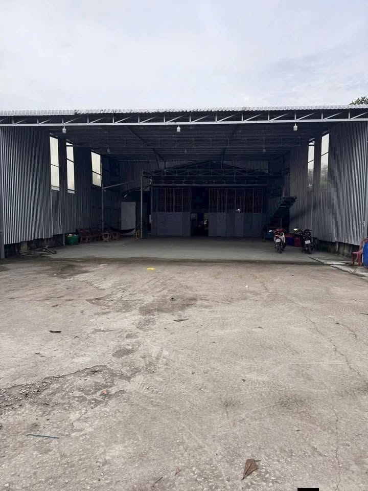 Bán Gấp Kho Xưởng 1300m² trên 1900m² Đất MT Quốc Lộ 30 Cái Bè, Tiền Giang - Giá 9.8 Tỷ