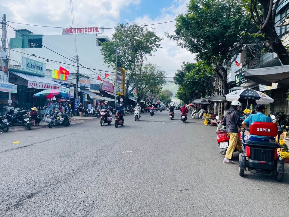 Bán Đất Tặng Nhà Cấp 4 Phước Long 82.5m² Hướng Tây Nam - 5.9 Tỷ