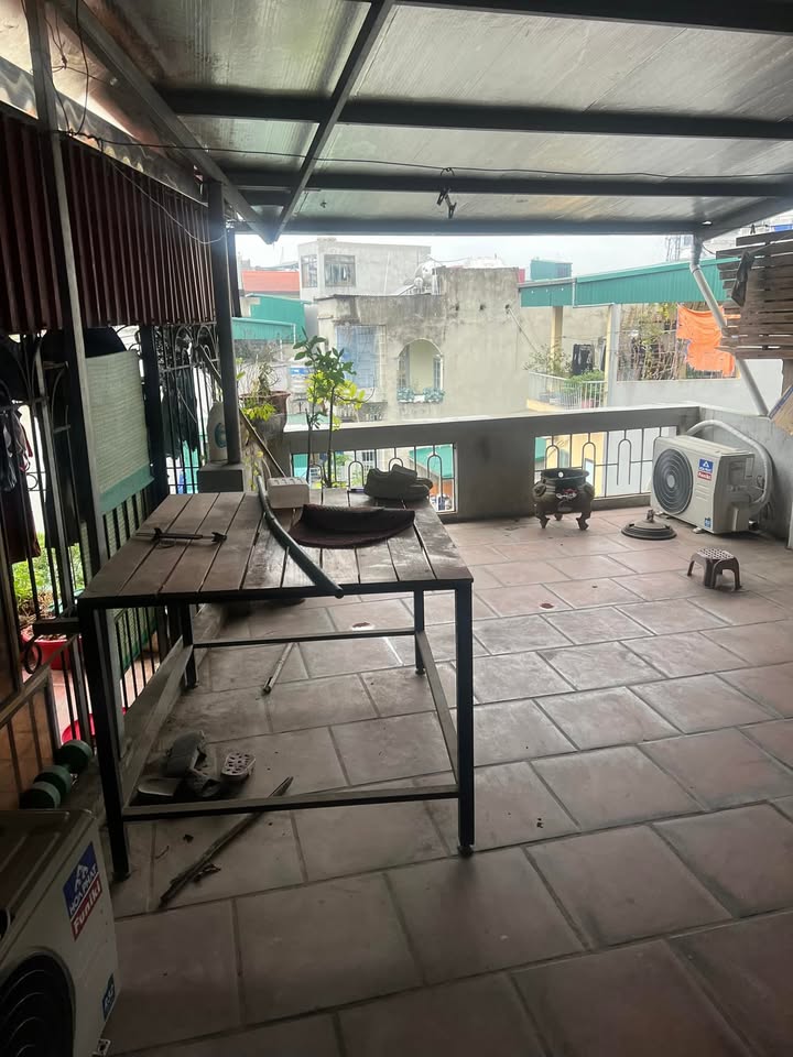 Nhà Nguyên Căn Lạc Long Quân 40m² - Sẵn Sàng Ở Ngay!