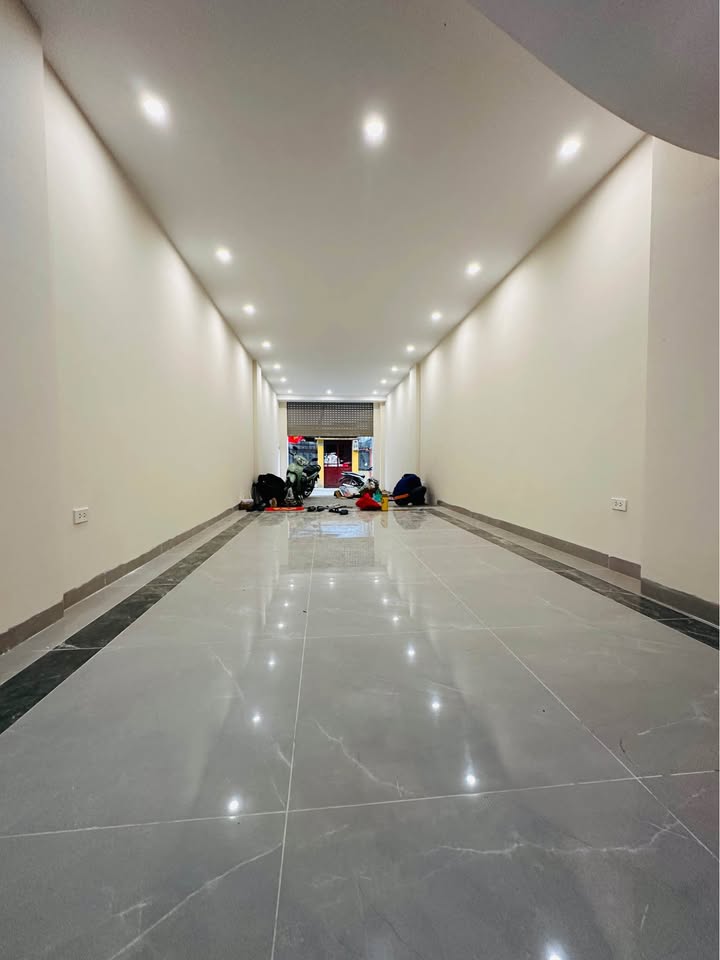 Bán nhà phố Cát Linh Đống Đa 85m² - 6 tầng thang máy - Vị trí đẹp