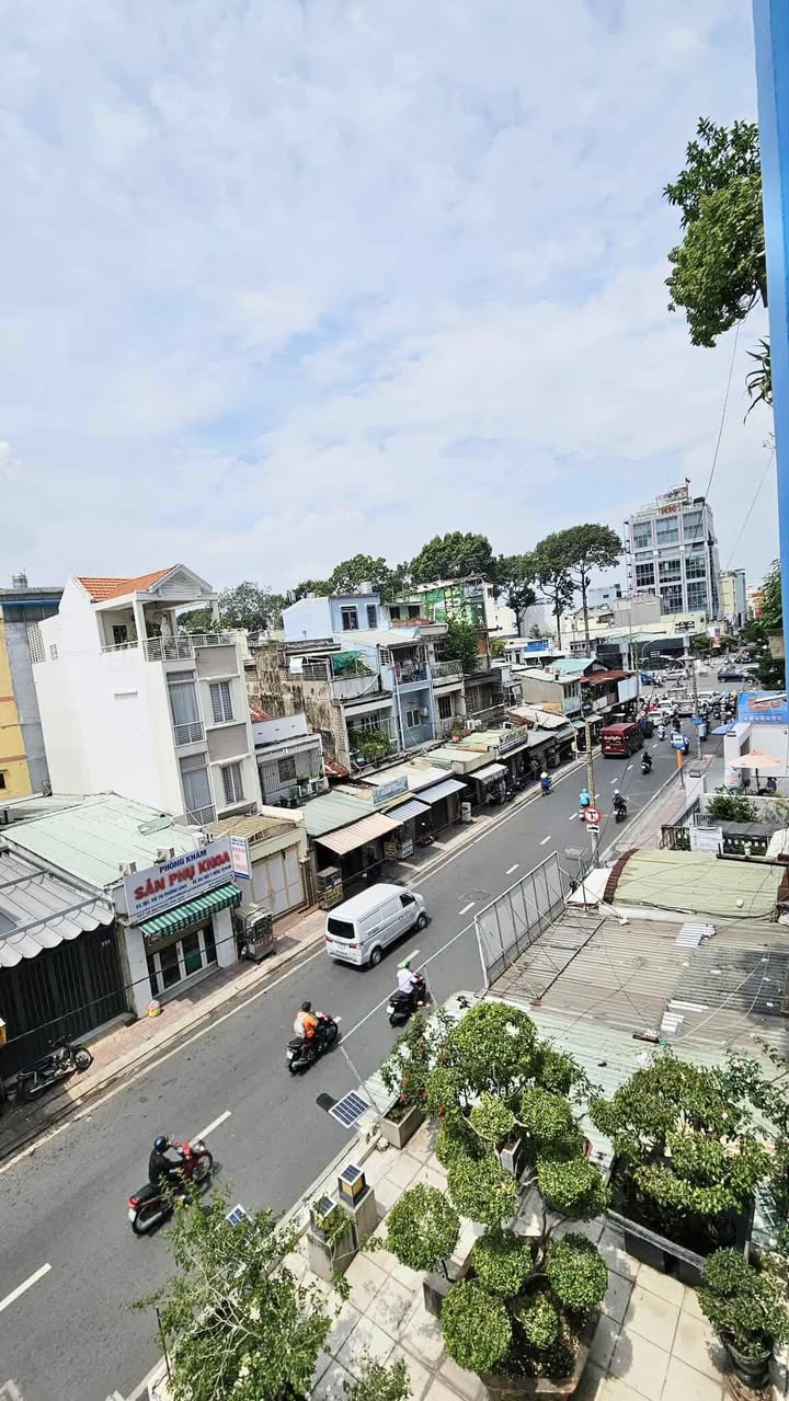 Bán nhà mặt tiền Lê Đại Hành Quận 11 105m² - Mặt tiền kinh doanh