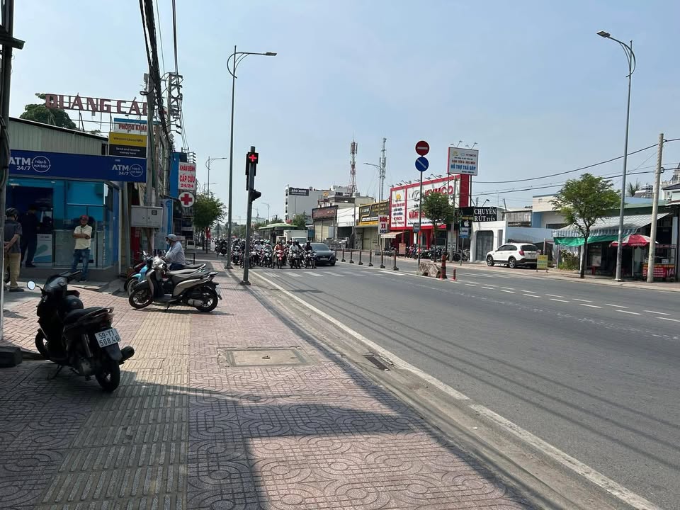 Nhà mặt tiền Tô Ký Hóc Môn 210m² giá 23 tỷ - Vị trí đắc địa!