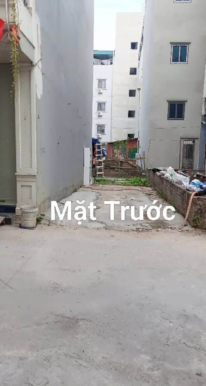 Bán đất nền Ngọc Thụy, Long Biên 30m² - Sổ đỏ sẵn, tiềm năng xây 7 tầng thang máy