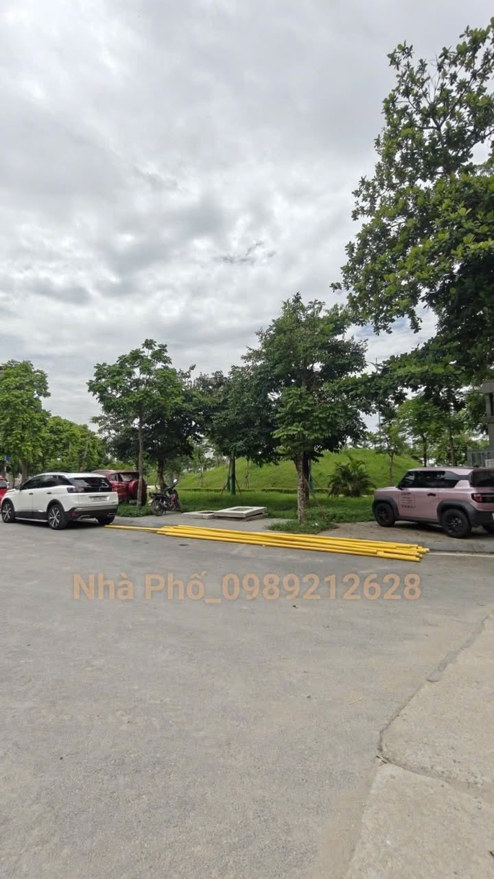 Đất phân lô Ngọc Thụy 80m² - Mặt vườn hoa, ô tô tránh - Kinh doanh đỉnh!