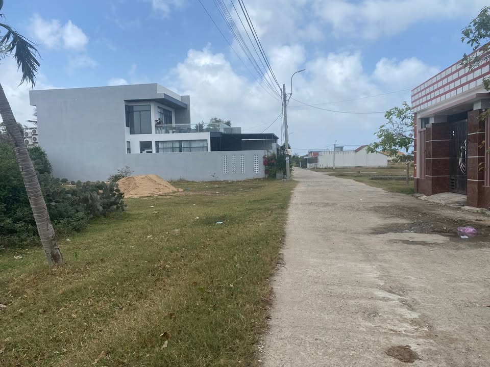 Đất nền Hòa Hiệp Nam 189m² giá 1.2 tỷ - Sổ đỏ chính chủ, gần biển!