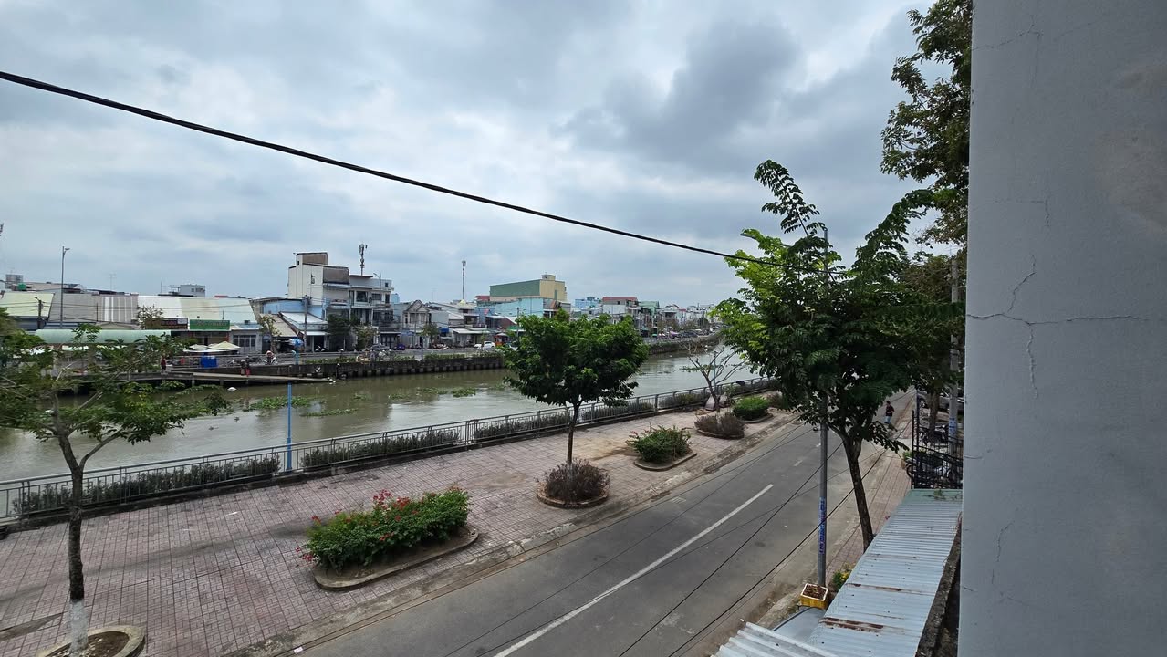 Nhà Phố Rạch Giá 78m² 2 tỷ - Vị trí đắc địa, View sông hiếm có!