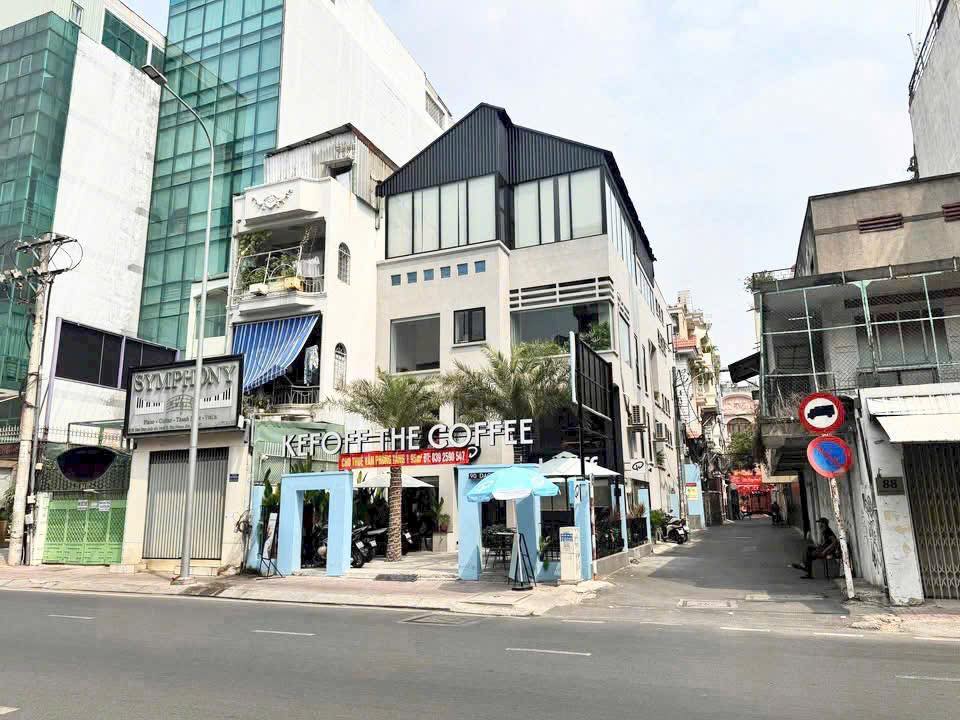 Nhà Phố Góc 3 Mặt Tiền Đào Duy Anh, Phú Nhuận - 256m² Đầu Tư Sinh Lời!