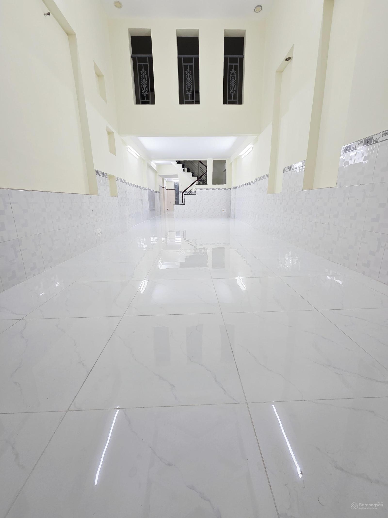 Nhà mặt tiền Lê Lâm Tân Phú 68m² giá 11 triệu - Vị trí đắc địa kinh doanh ngay!