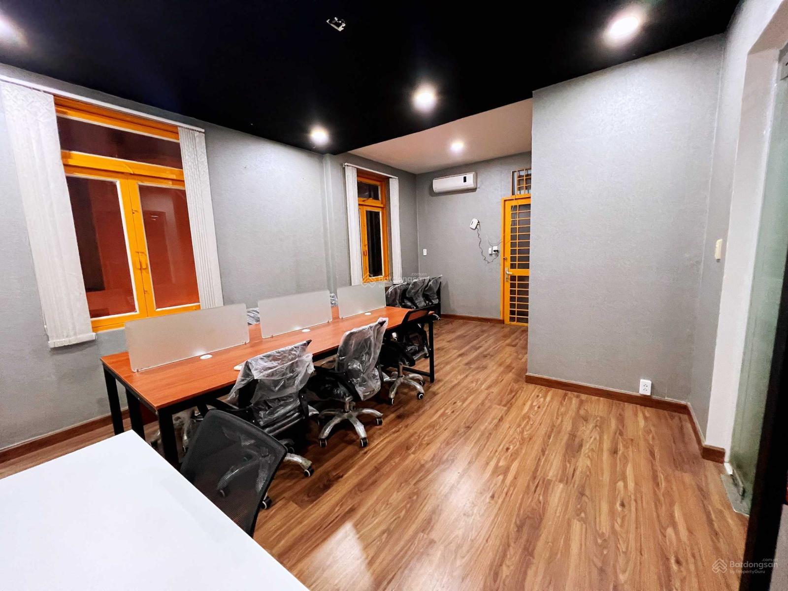 Văn Phòng Góc 2 Mặt Tiền Khánh Hội Q4 - View Hồ Bơi 25m² Giá 6.5 Triệu