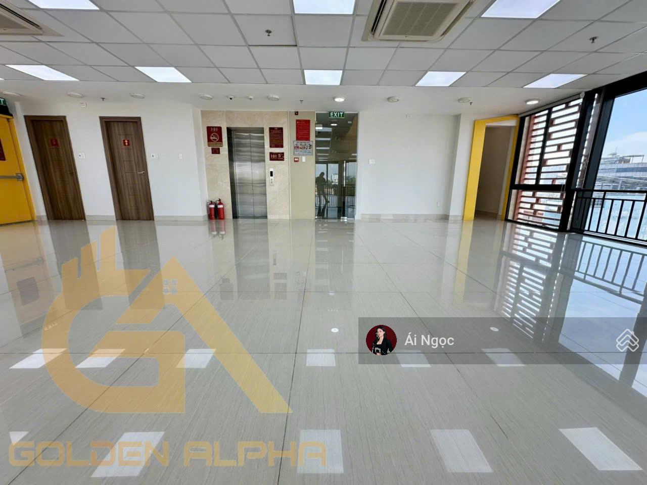 Văn phòng Bình Thạnh 160m² - Vị trí trung tâm, sẵn sàng làm việc!