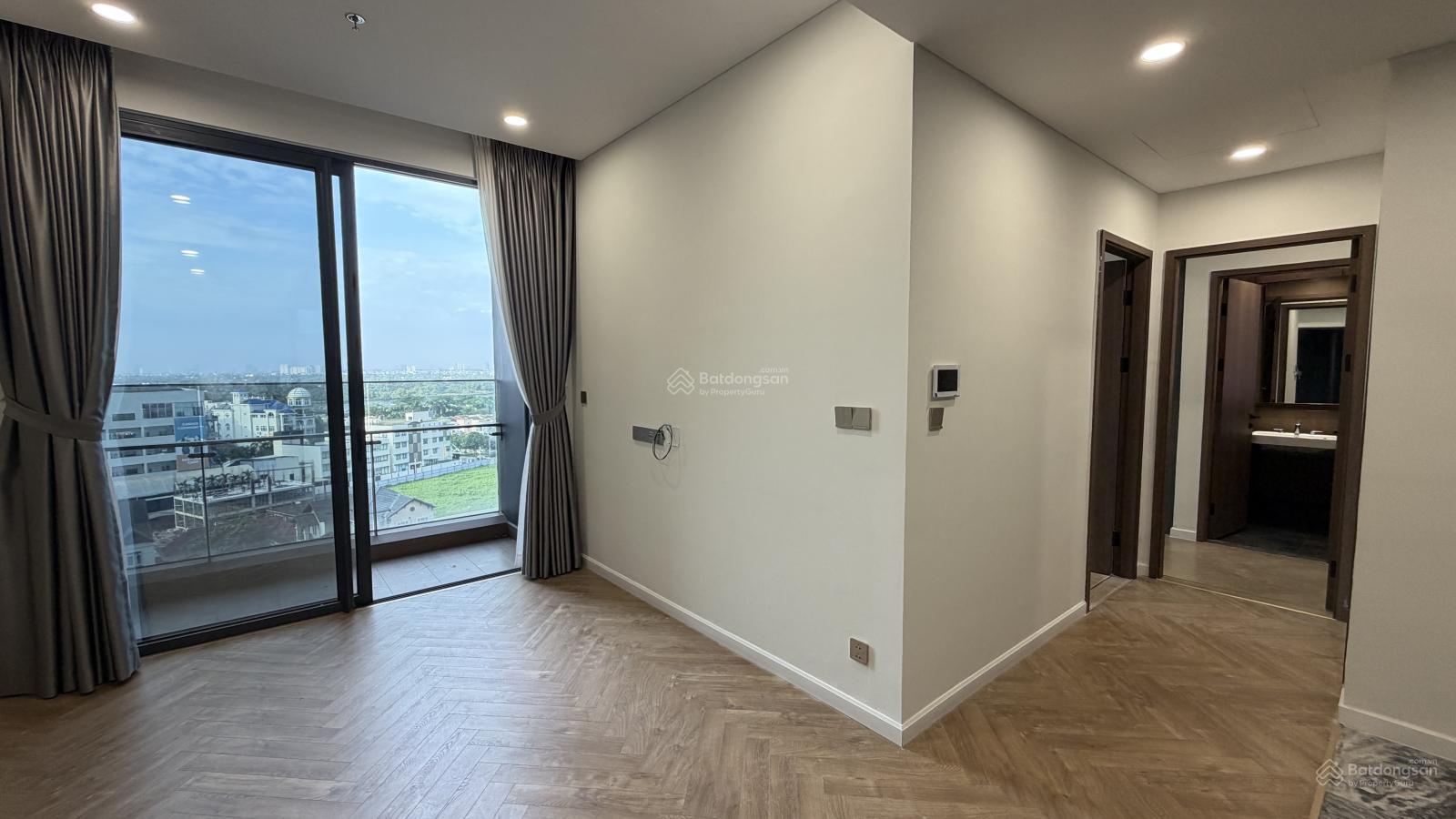 Cho thuê căn góc 2PN Lumiere Riverside 74m² - View thành phố