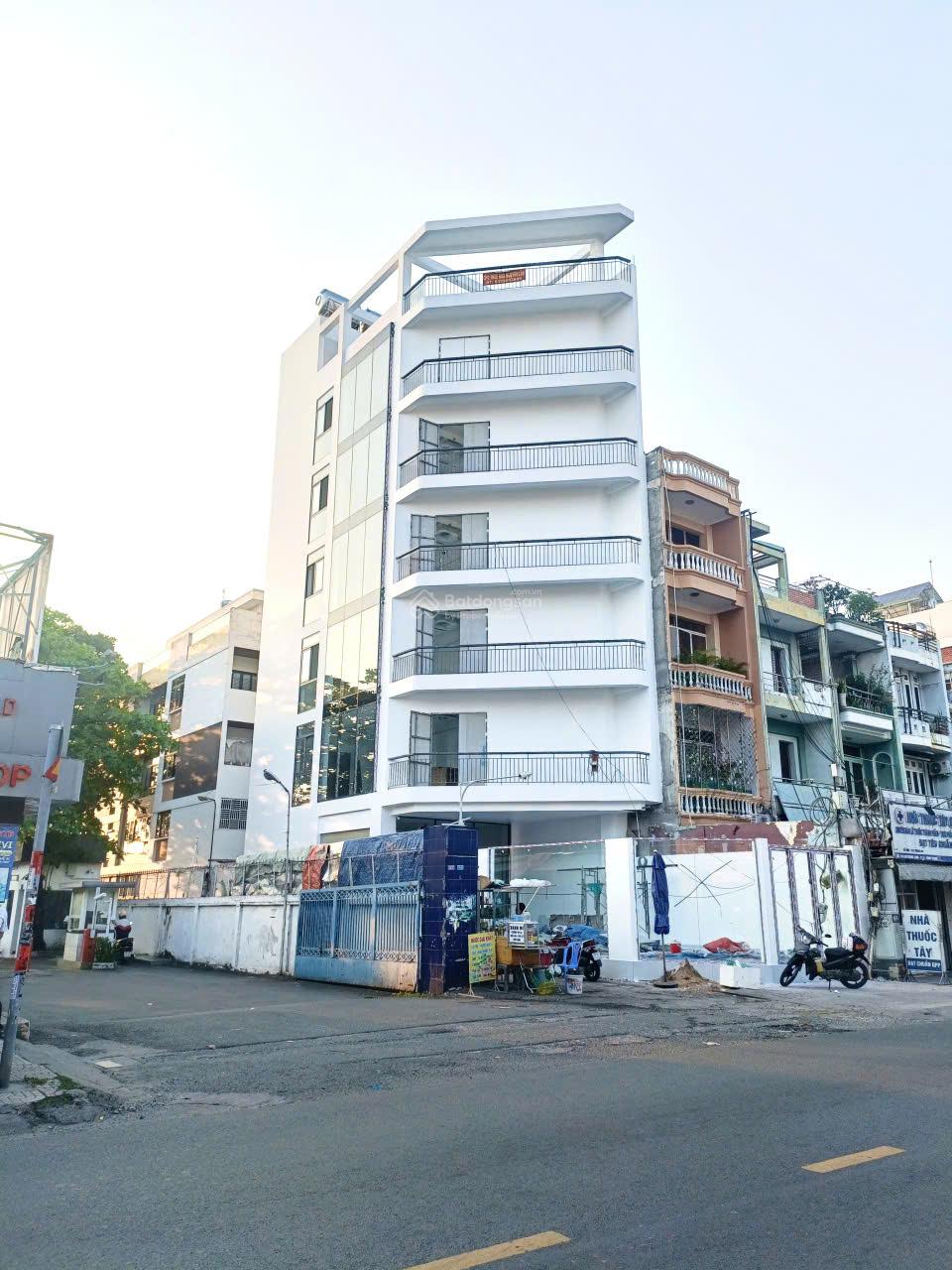 Cho thuê nhà góc 2 mặt tiền Nơ Trang Long, Bình Thạnh - 143m², 105 triệu/tháng