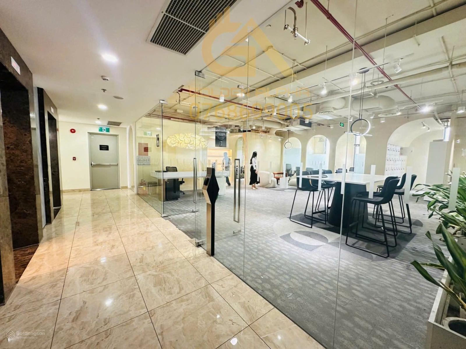 Văn phòng Golden Palace Mễ Trì 250m² - Sẵn sàng làm việc!