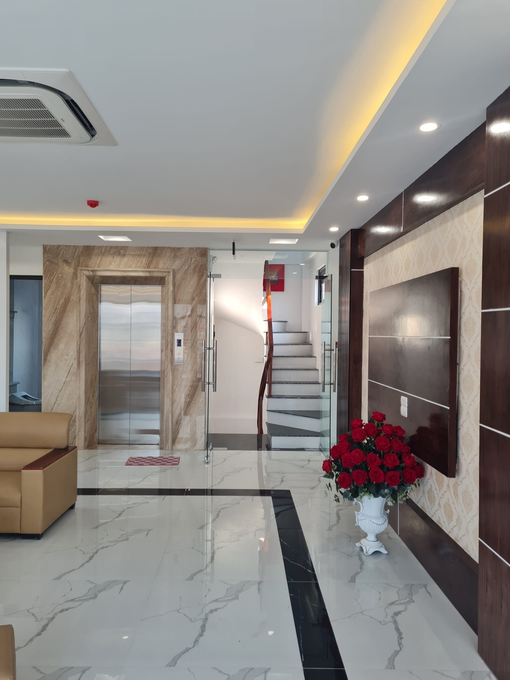 Nhà Căn Hộ Dịch Vụ Vũ Miện 128m² - Dòng Tiền 1.8 Tỷ/Năm!