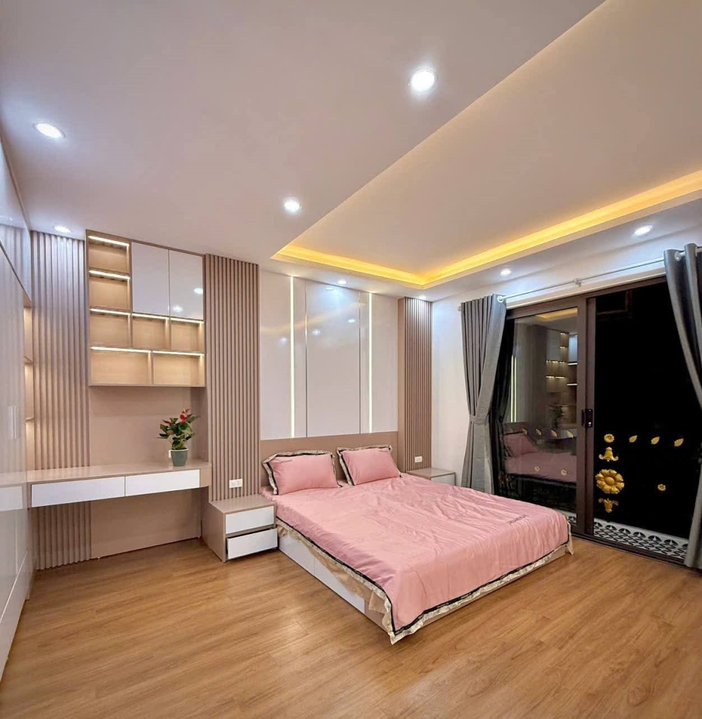 Nhà 6 Tầng Thang Máy Trường Chinh, Đống Đa - 45m² Kinh Doanh, Giá 12.6 Tỷ