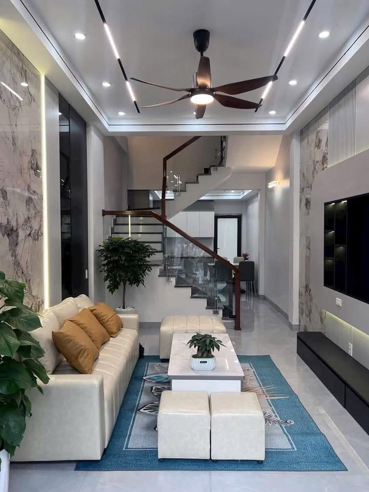 Bán nhà 3 tầng Nguyễn Hữu Cầu 47m² giá 2.5 tỷ - Sẵn sàng ở ngay!