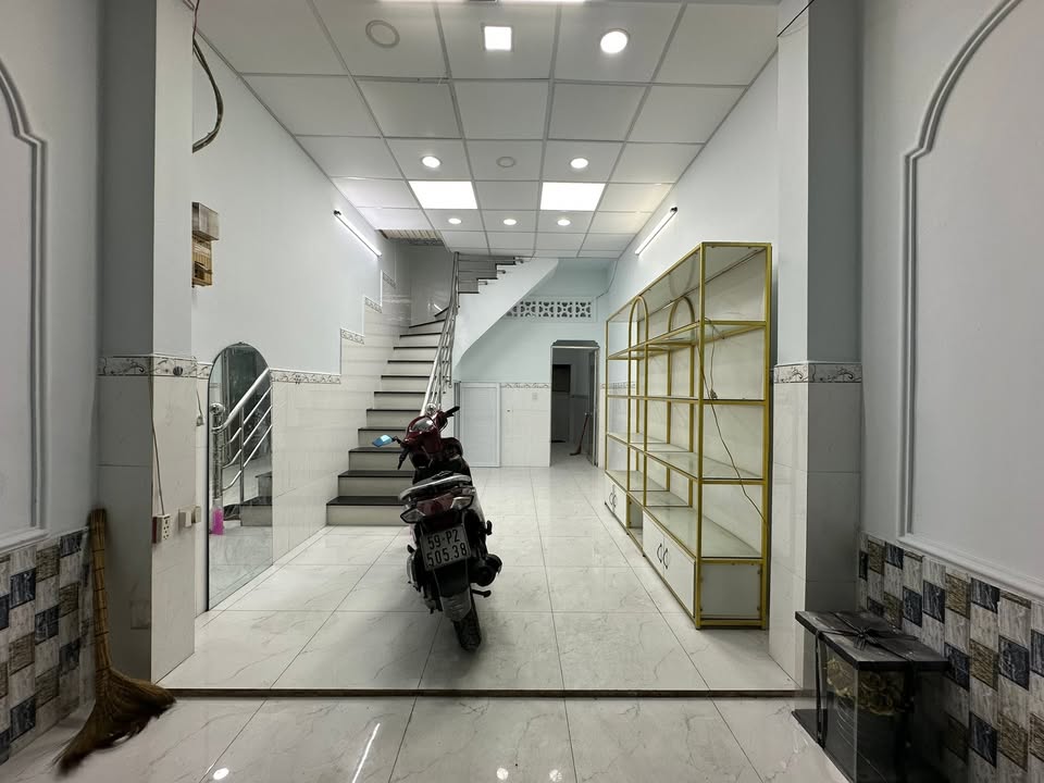 Nhà 2PN Phường 15 Tân Bình - Hẻm Xe Tải 52m² Giá 9.5 Triệu