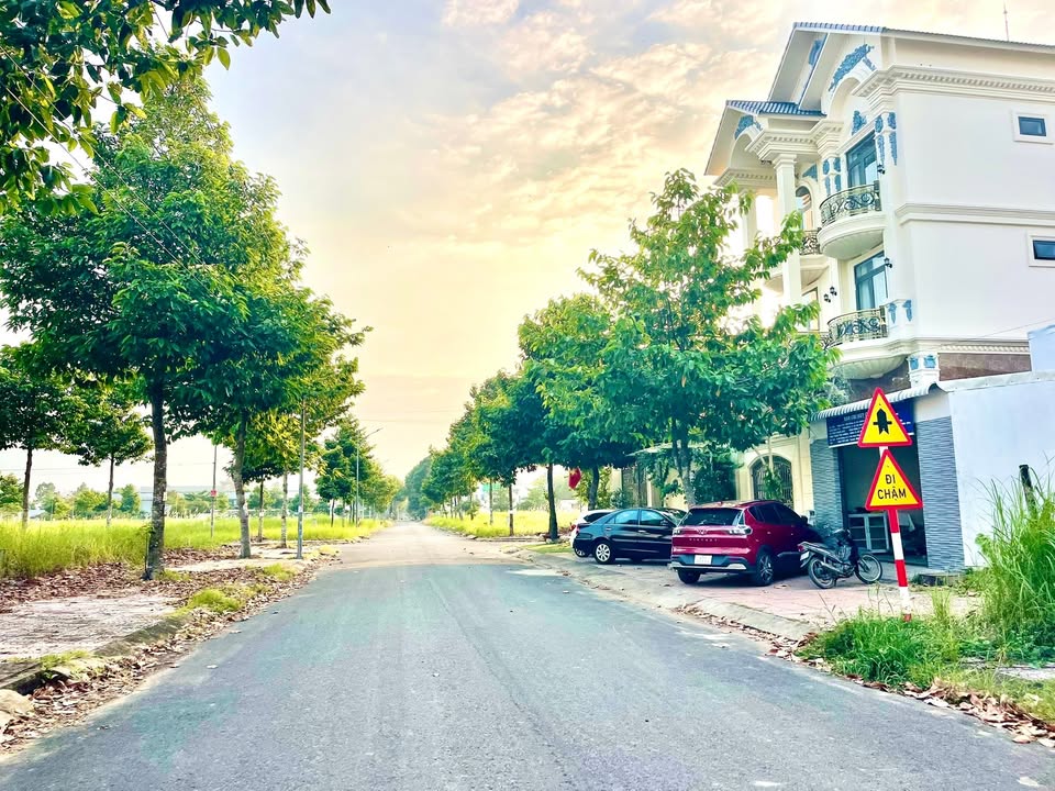 Đất Nền KDC Ngân Thuận - 122m² - Giá 2.75 Tỷ - Vị Trí Đắc Địa