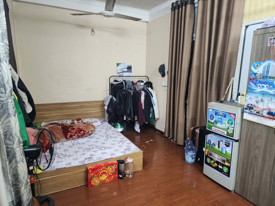 Cho thuê phòng trọ Cầu Giấy 3.2 triệu/tháng - Giờ tự do, gần chợ & ga Metro