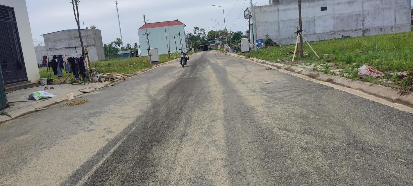 Đất nền 100m² sổ đỏ, trục chính Võ Nguyên Giáp, Sầm Sơn - Giá 1.4 tỷ