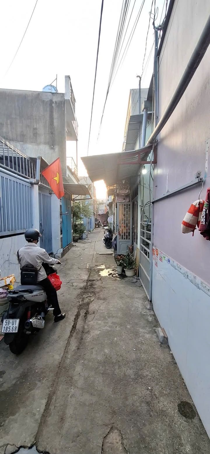 Bán gấp nhà trọ đường Hiệp Thành 45, Q12 - 85m², 2 tầng, thu nhập tốt