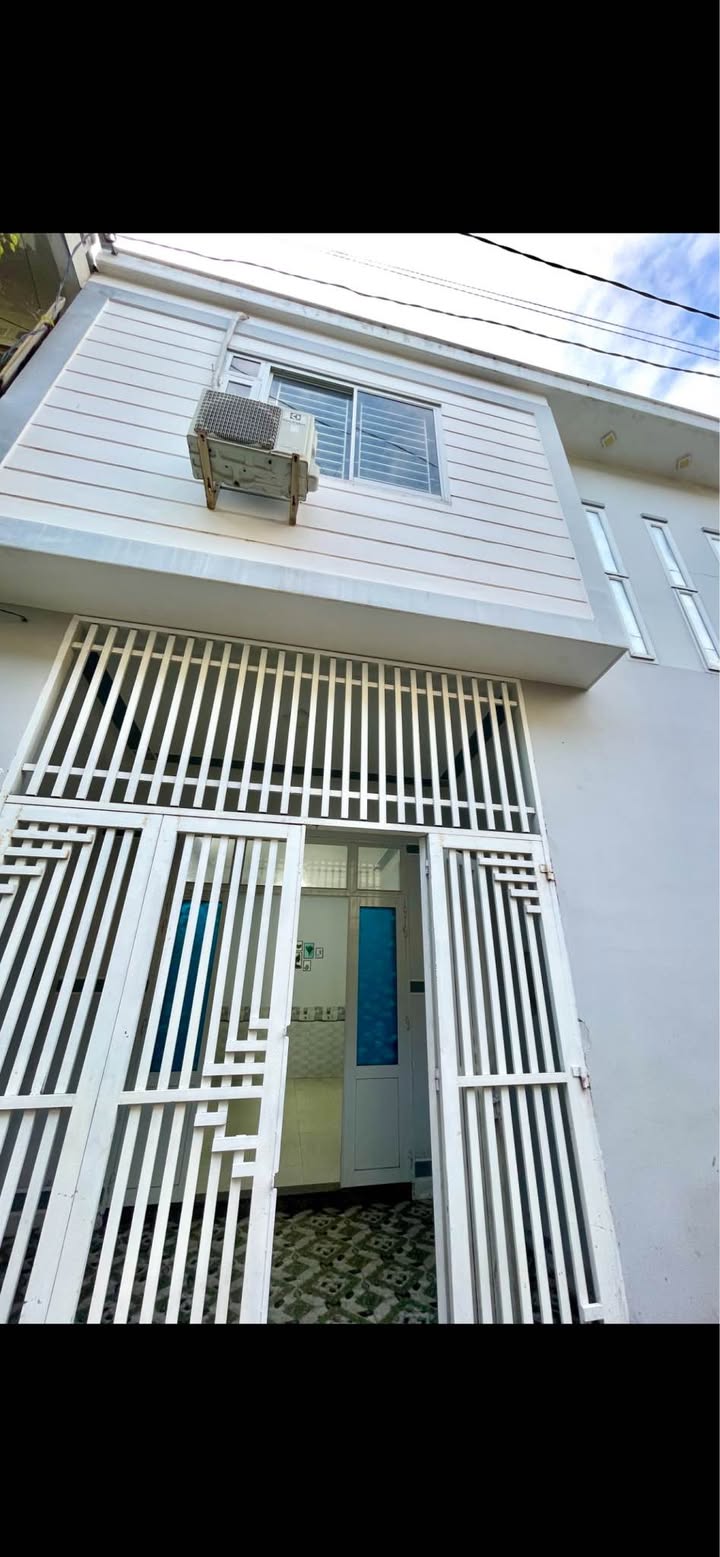 Bán nhà 2 tầng Trần Hưng Đạo Quy Nhơn 50m² - Vị trí đẹp, hẻm rộng