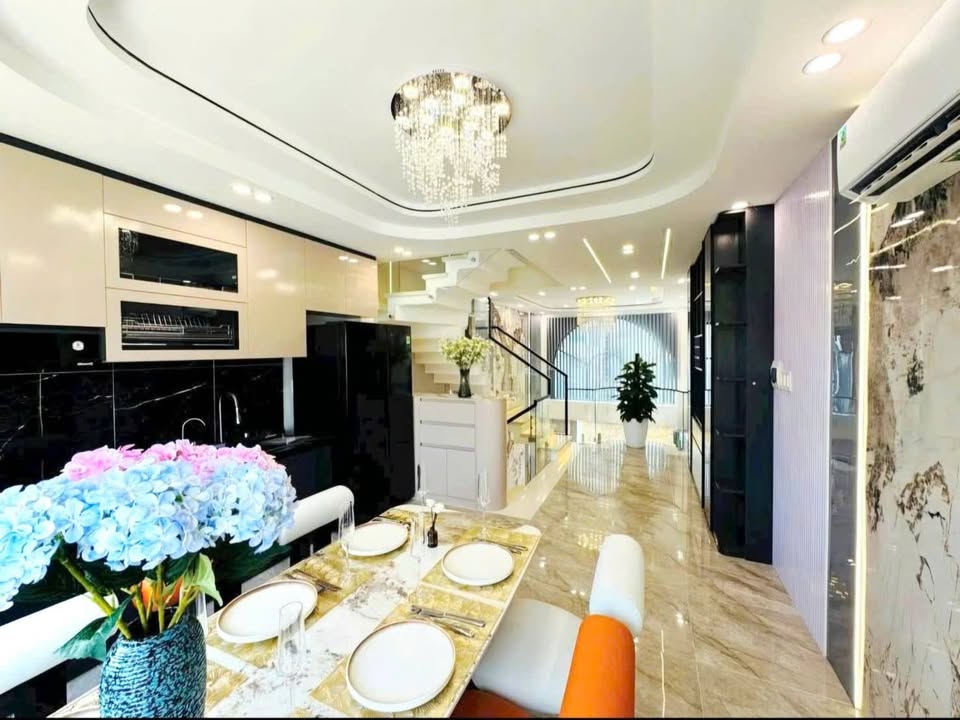 Nhà Mặt Tiền 5 Tầng + Hầm AEON Tên Lửa, 100m², Kinh Doanh Đa Ngành, 16 Tỷ